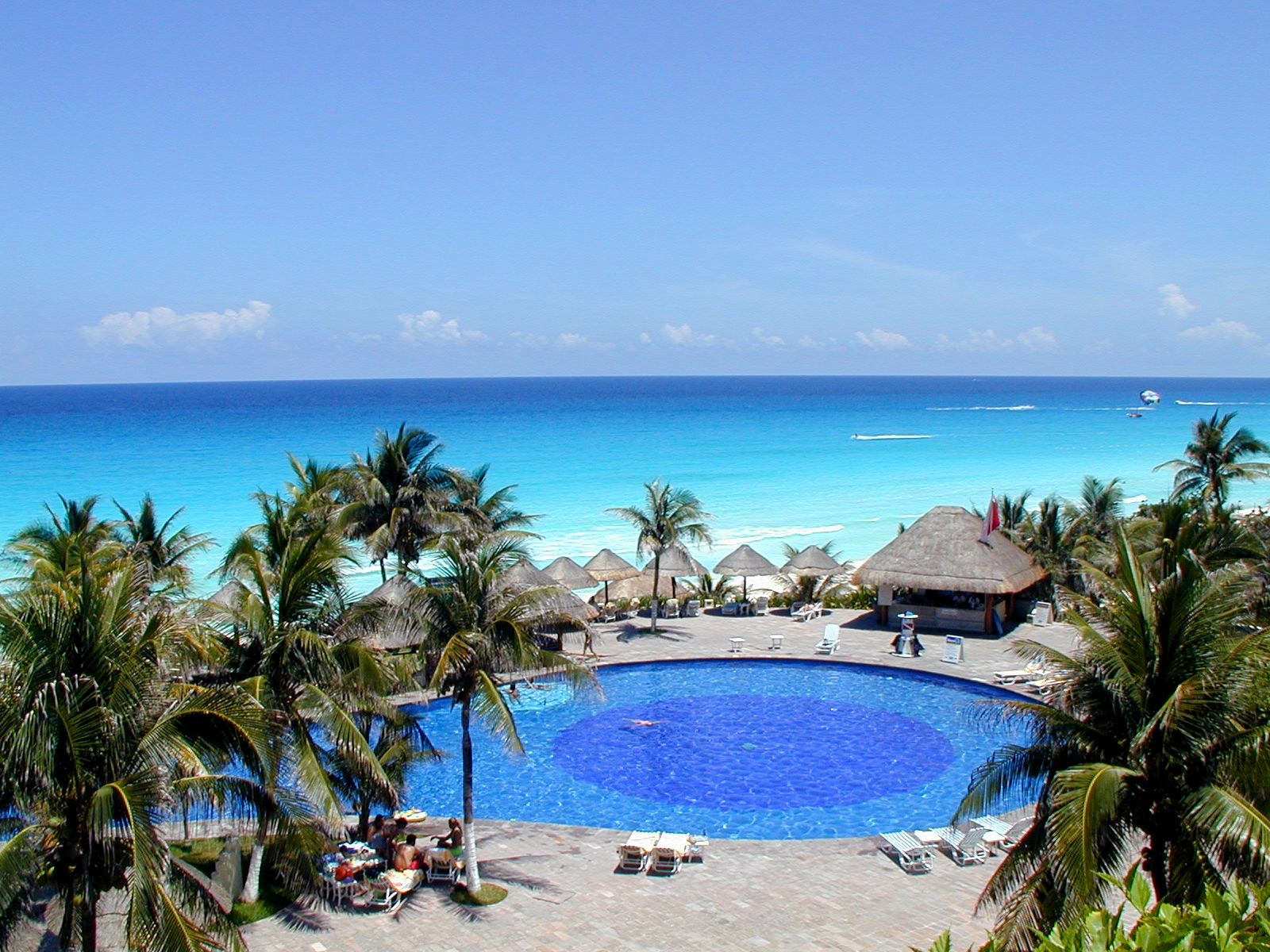 Paradisus Cancún (Meliá) — piscina y Caribe turquesa
